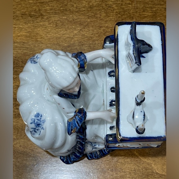 Vintage Porcelain Victorian Lady Playing
Piano Figurine - Picture 5 of 13